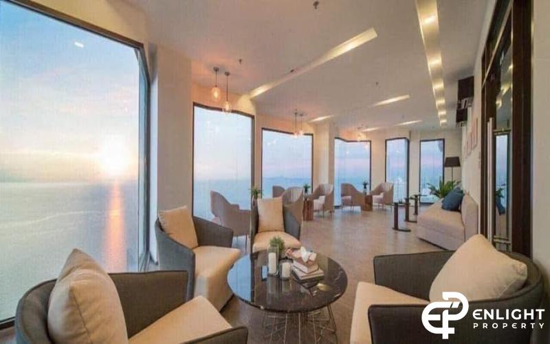 Aeras Condo, Beachfront Jomtien – For Sale or Rent