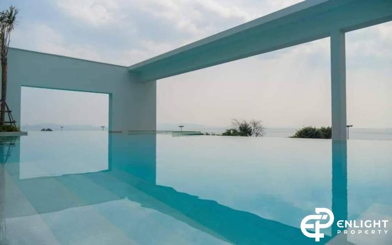 Aeras Condo, Beachfront Jomtien – For Sale or Rent