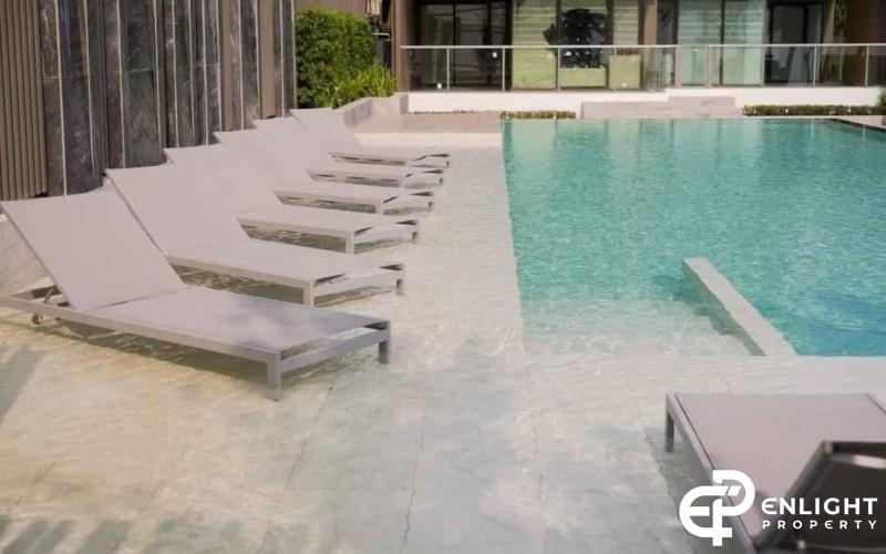 Aeras Condo, Beachfront Jomtien – For Sale or Rent