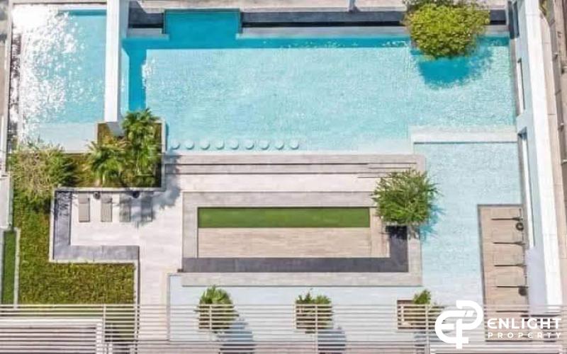 Aeras Condo, Beachfront Jomtien – For Sale or Rent