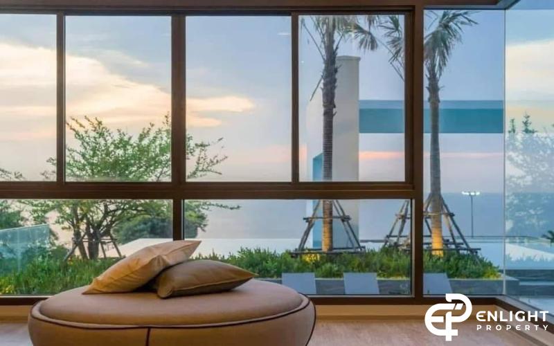 Aeras Condo, Beachfront Jomtien – For Sale or Rent