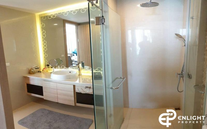 Riviera Wongamat – 2 Bedroom Luxury Condo