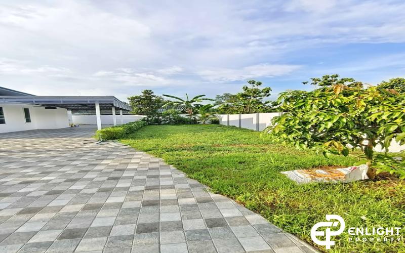 Single house on 118 sq.wah of land