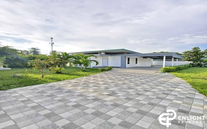 Single house on 118 sq.wah of land