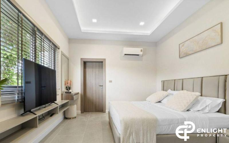 Luxury Modern Style Pool Villa for sale in Pattaya, ready to move in.