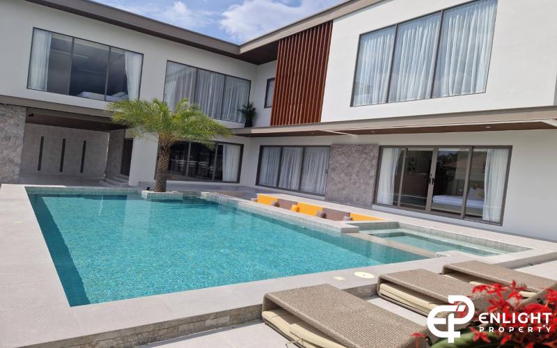 Luxury Modern Style Pool Villa for sale in Pattaya, ready to move in.