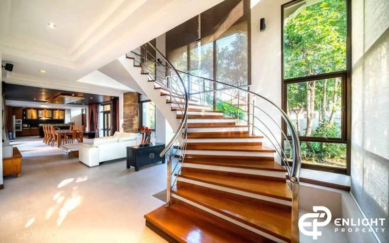 For Rent and Sale Thai-Style Pool Villa in East Pattaya