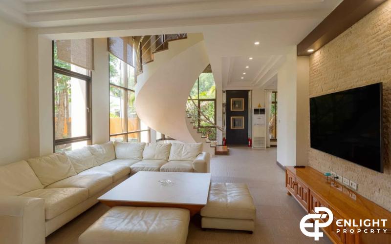 For Rent and Sale Thai-Style Pool Villa in East Pattaya
