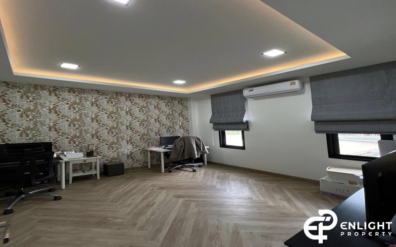 Modern 2-Storey Pool Villa