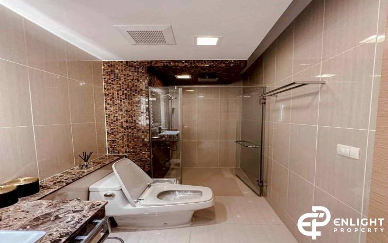The Palm Wong Amat  - For sale