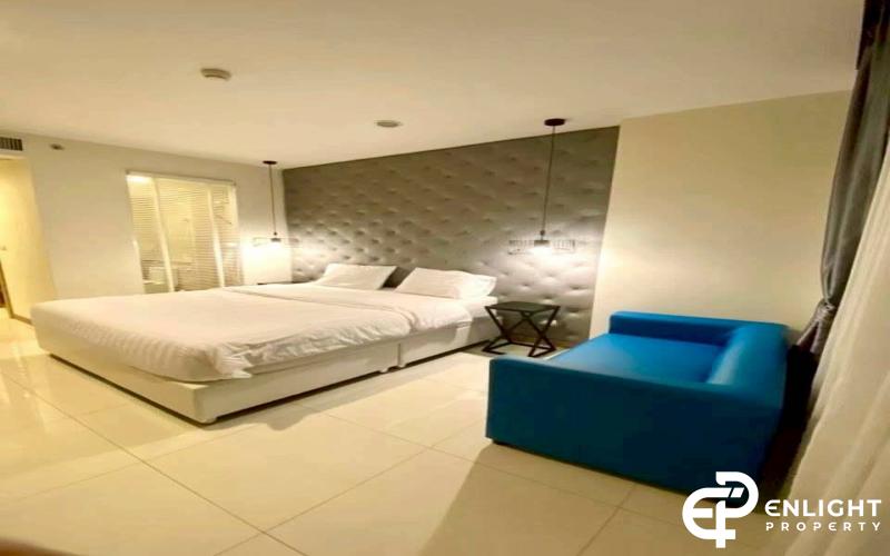 Riviera Wong Amat Condo - For sale