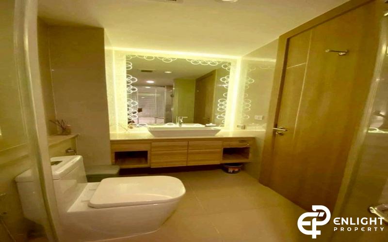 Riviera Wong Amat Condo - For sale