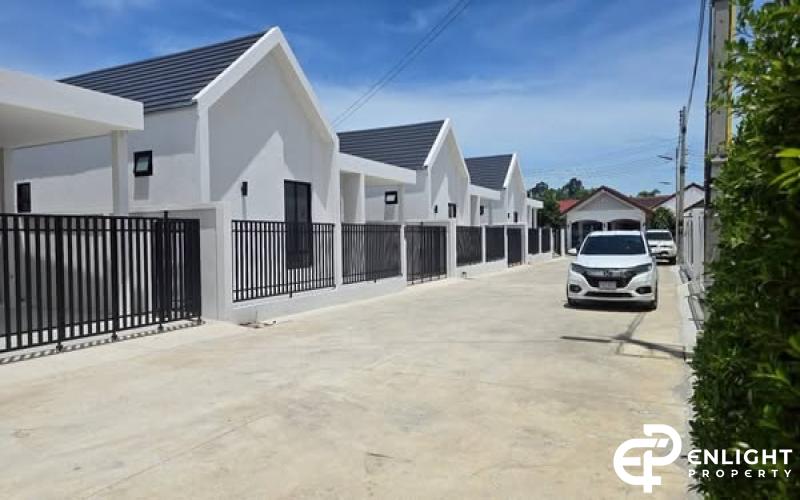 House with 3 Bedrooms and 2 Bathrooms. Beautiful, ready-to-move-in home, fully furnished.