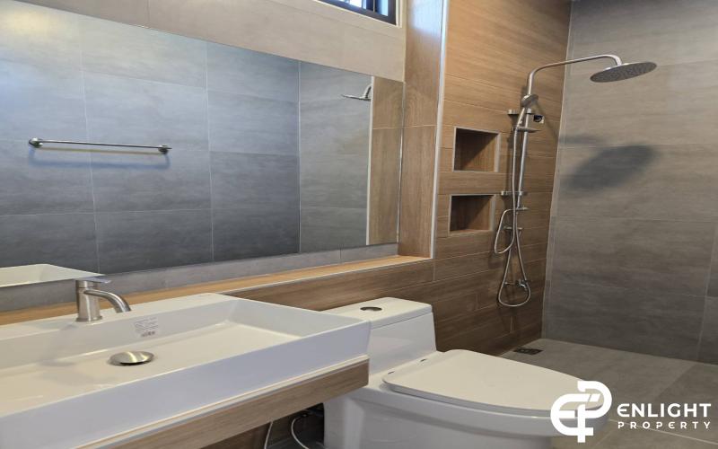 House with 3 Bedrooms and 2 Bathrooms. Beautiful, ready-to-move-in home, fully furnished.