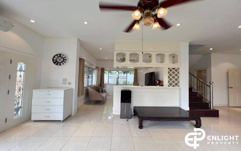 House with a pool, good location, near Rai Nasin market