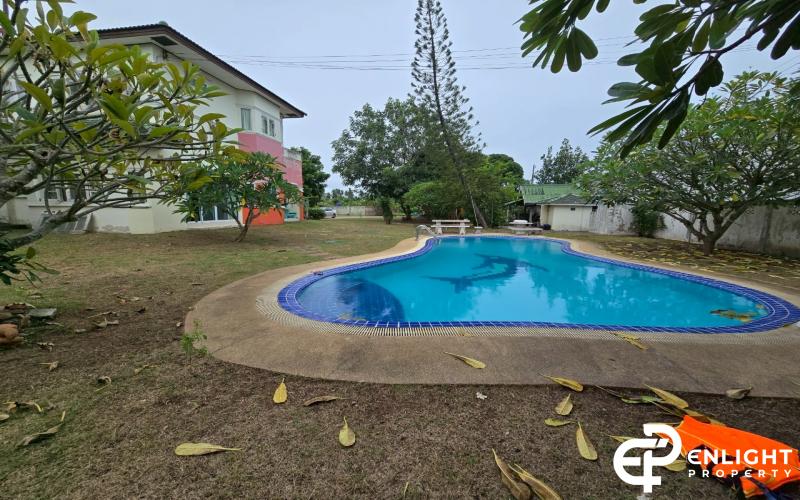 House for sale with the Chaaiyaphon Withi 26