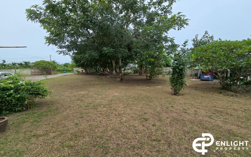House for sale with the Chaaiyaphon Withi 26