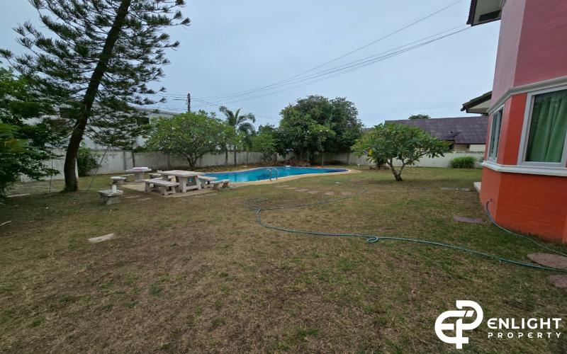 House for sale with the Chaaiyaphon Withi 26