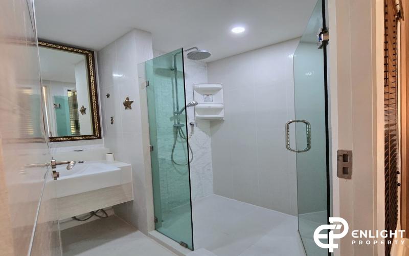 Seven Seas 1, Jomtien