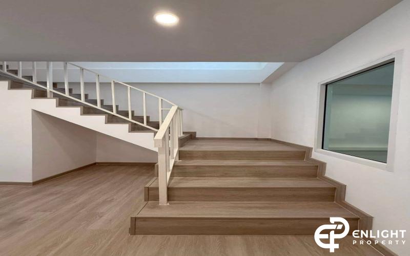 Selling a new 2 -story house.