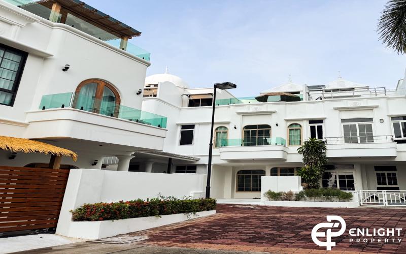 Beachside House for Rent in Wongamat