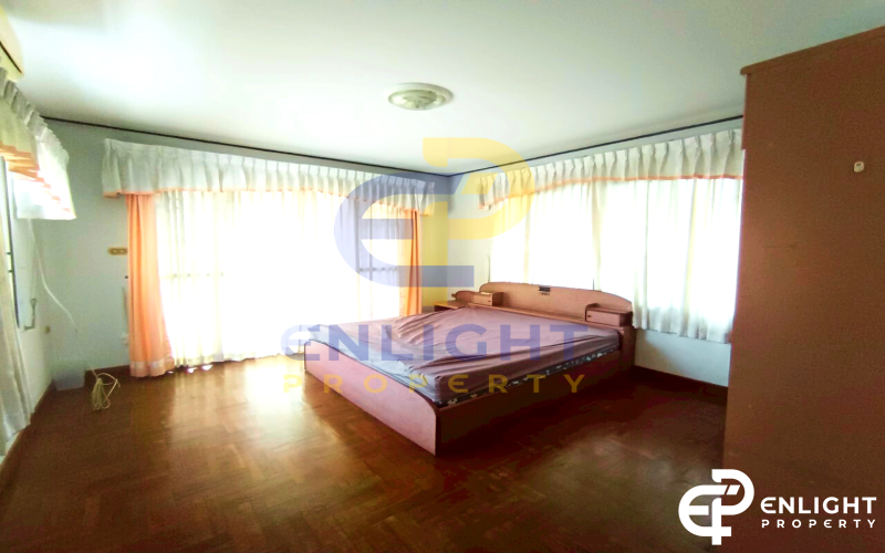 House for Sale with Tenant – Prime Central Pattaya Location