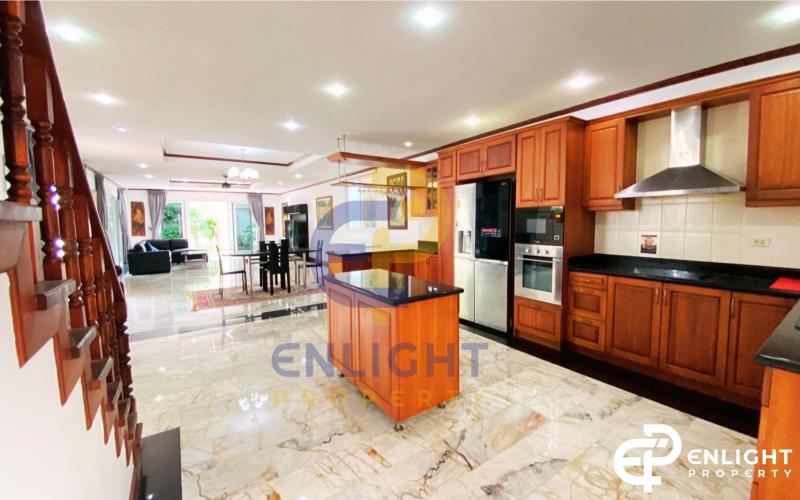 Luxury Pool Villa for Rent – Na Jomtien