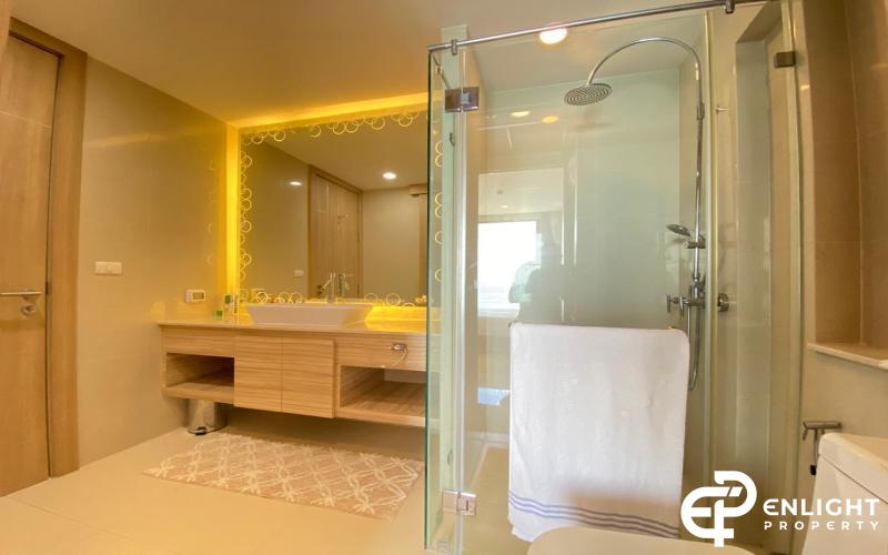Riviera Wongamat – Luxury Condo