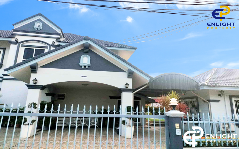 - บ้านในโครงการพื้นที่ขนาดใหญ่ ห่างโรงเรียนนานาชาติฟินิกซ์ 5 นาที -