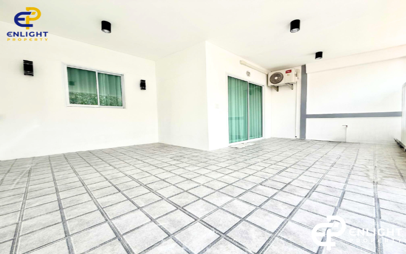 - บ้านในโครงการห่างสุขุมวิทเพียง 500 เมตร -