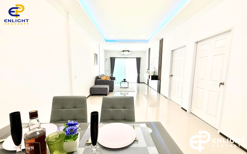 - บ้านในโครงการห่างสุขุมวิทเพียง 500 เมตร -