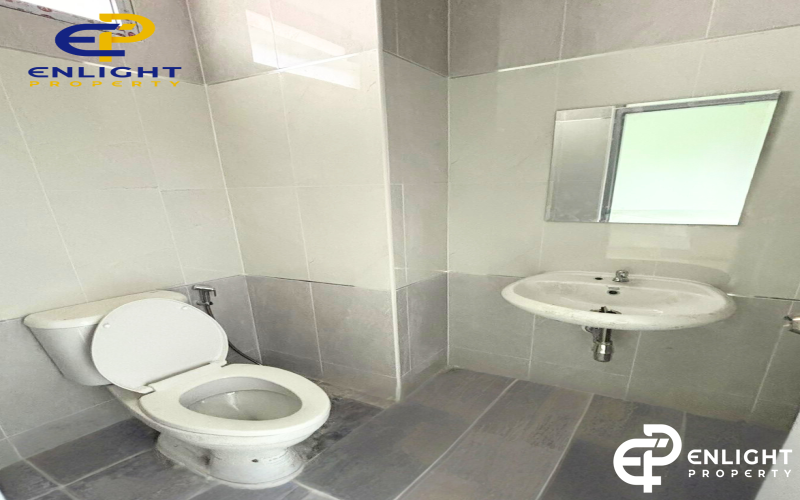 - อาคารให้เช่าเหมาะกับทำออฟฟิศห่างทะเลพระตำหนักเพียง 1 นาที -