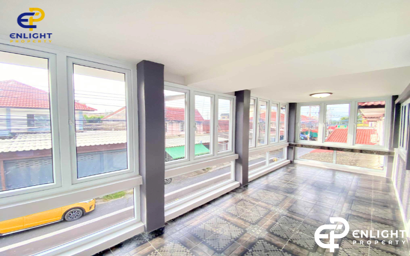 - บ้านซอยเนินพลับหวานห่างสุขุมเพียง 5 นาที -