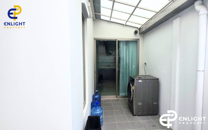 - บ้านขาย/เช่าในโครงการเหมาะกับคนเดินทางไปทำงานศรีราชาเเต่อยากอยู่พัทยา -