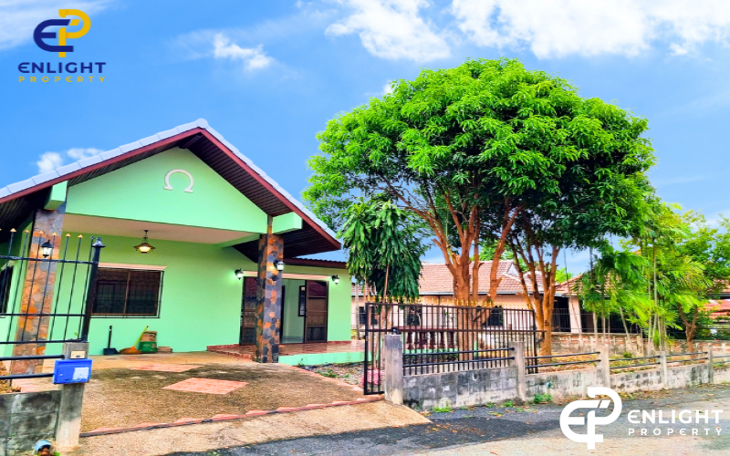 - บ้านในโครงการสายรีโนเวท พื้นที่ขนาด 1 งานกว่าๆ ใกล้ ร.ร. นานาชาติฟินิกซ์ -