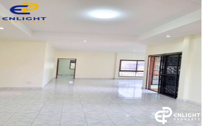 - บ้านในโครงการสายรีโนเวท พื้นที่ขนาด 1 งานกว่าๆ ใกล้ ร.ร. นานาชาติฟินิกซ์ -