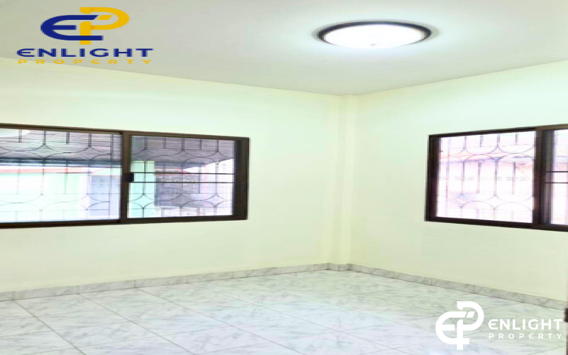 - บ้านในโครงการสายรีโนเวท พื้นที่ขนาด 1 งานกว่าๆ ใกล้ ร.ร. นานาชาติฟินิกซ์ -