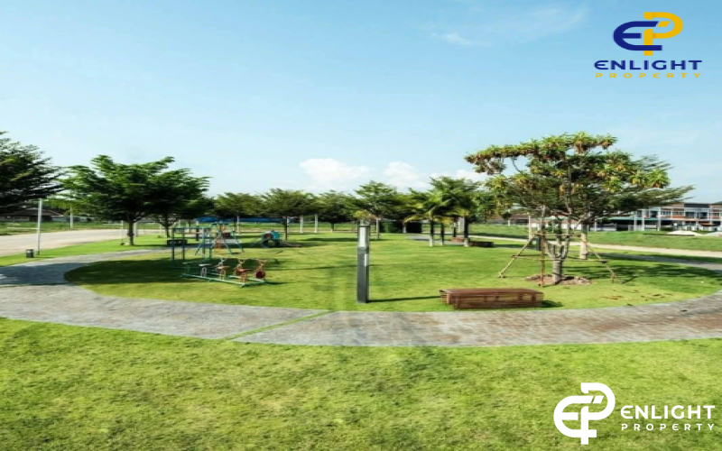 - บ้านในโครงการบางเสร่ห่างสุขุมวิทเพียง 1 นาที แถมแอร์ฟรี 4 ตัว -