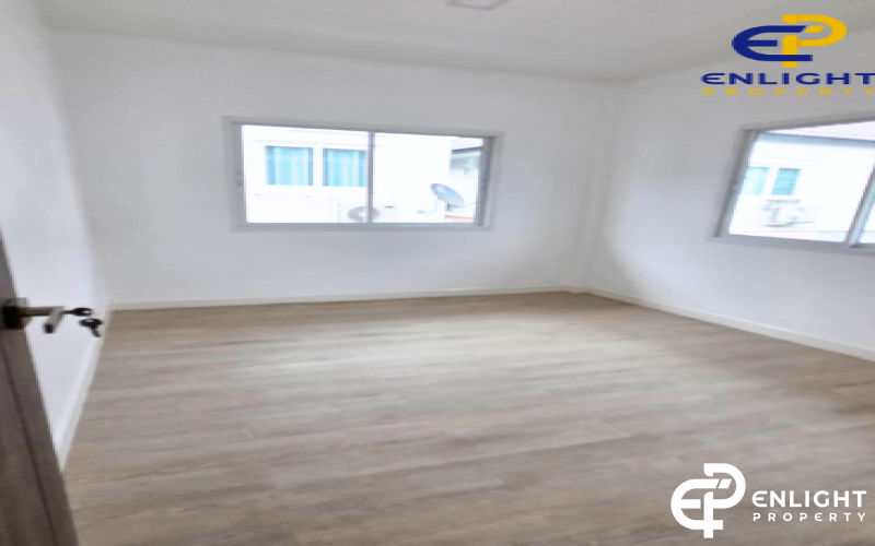 - บ้านในโครงการบางเสร่ห่างสุขุมวิทเพียง 1 นาที แถมแอร์ฟรี 4 ตัว -