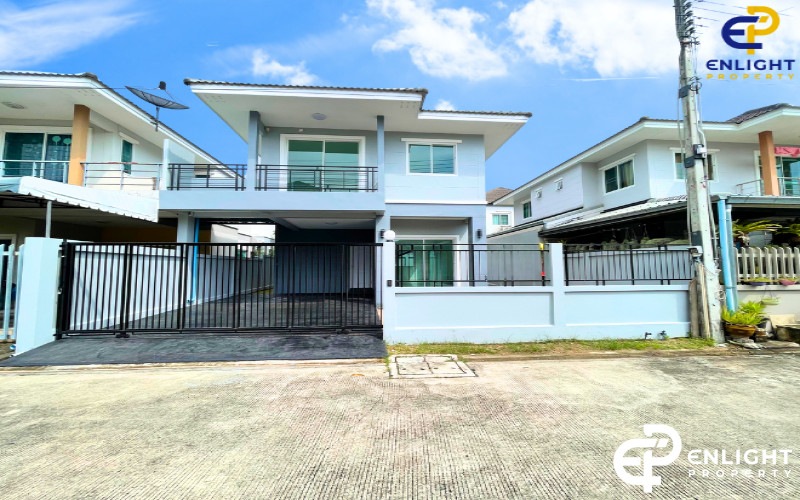 - บ้านในโครงการบางเสร่ห่างสุขุมวิทเพียง 1 นาที แถมแอร์ฟรี 4 ตัว -