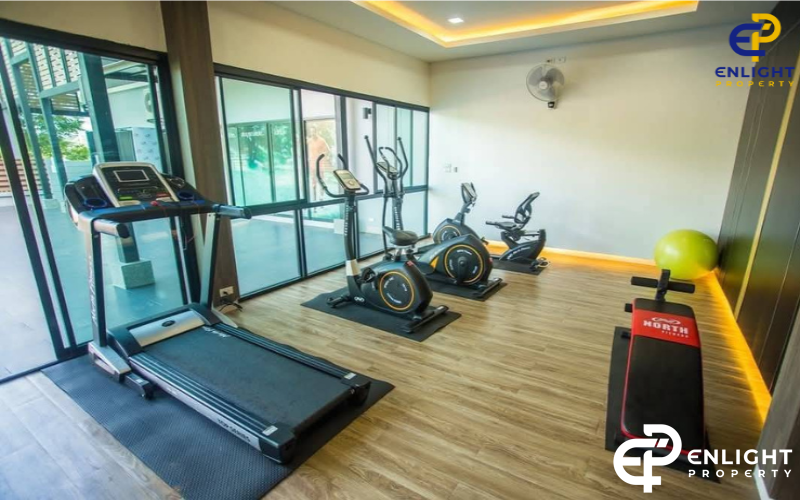 - บ้านในโครงการบางเสร่ห่างสุขุมวิทเพียง 1 นาที แถมแอร์ฟรี 4 ตัว -