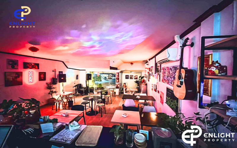 - เซ้งร้านนั่งชิลล์กลางวันเป็นร้านกาแฟ กลางคืนเป็นร้านนั่งชิลล์ -