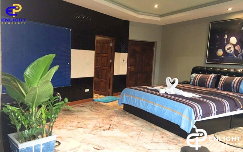 - โรงเเรมขายพร้อมผู้เช่าใกล้ Walking st และชายหาดพัทยาเพียง 300 เมตร -