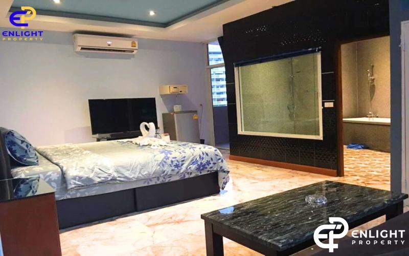 - โรงเเรมขายพร้อมผู้เช่าใกล้ Walking st และชายหาดพัทยาเพียง 300 เมตร -