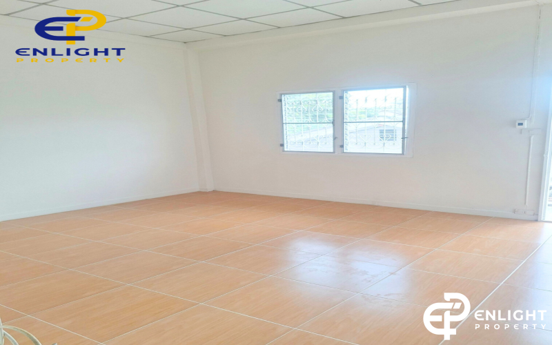 - บ้านทาวน์โฮมใกล้สุขุมวิท เดินทางสะดวก -