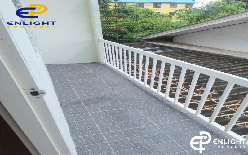 - บ้านทาวน์โฮมใกล้สุขุมวิท เดินทางสะดวก -