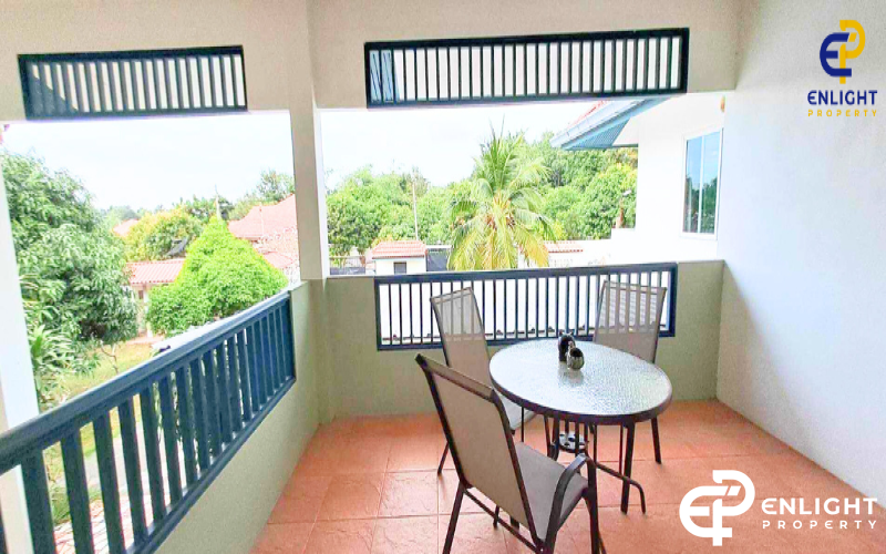 - บ้านพื้นที่กว้างกว่า 1 ไร่ เดินทางสะดวก ห่างสุขุมวิทไม่ถึง 5 นาที -