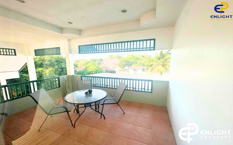 - บ้านพื้นที่กว้างกว่า 1 ไร่ เดินทางสะดวก ห่างสุขุมวิทไม่ถึง 5 นาที -