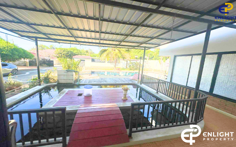 - บ้านพื้นที่กว้างกว่า 1 ไร่ เดินทางสะดวก ห่างสุขุมวิทไม่ถึง 5 นาที -