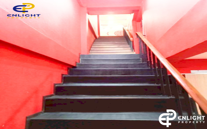 - ภัตตราคารอาหารจีน ตึกแถว 4 ชั้น 3 คูหา ทำเลทอง -